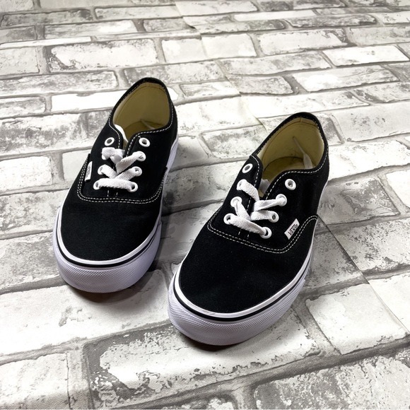 Vans Shoes - Authentic Vans (In Excellent Condition)